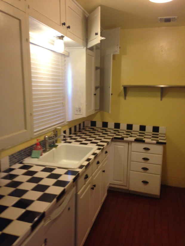 Kitchen - check out that tile!