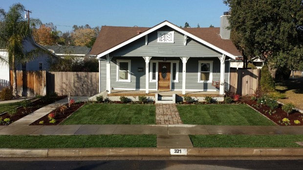 The grass alone makes it look like an entirely new house!
